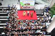 说明: E:\本地磁盘备份2004-2018\2013年\动漫展2012、2013\”熊出没“人偶见面会1.JPG